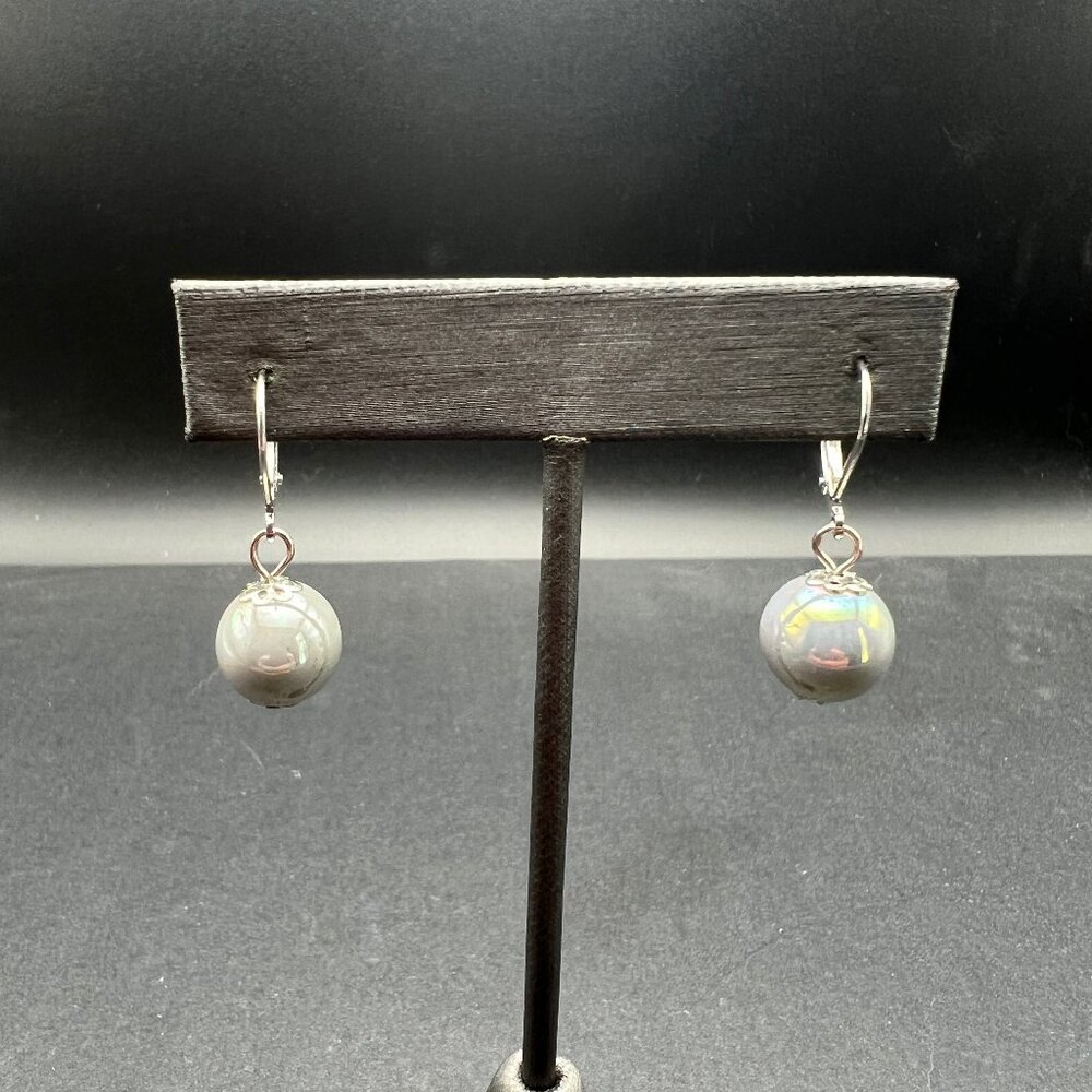 Iridescent Beaded Pierced Earrings Gray Blue Dangle Drop‎